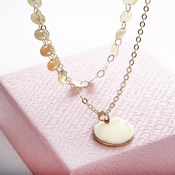 “Royal Love” Gold Pretty Pendant Layered Necklace - Picture 2 of 7